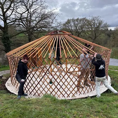 Aux Yourtes De La Fabrique Деревянный коттедж *