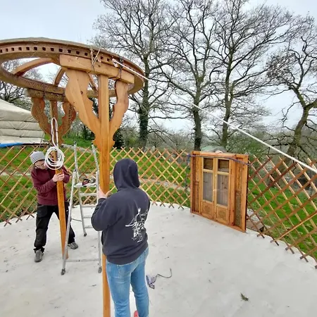 Aux Yourtes De La Fabrique Деревянный коттедж