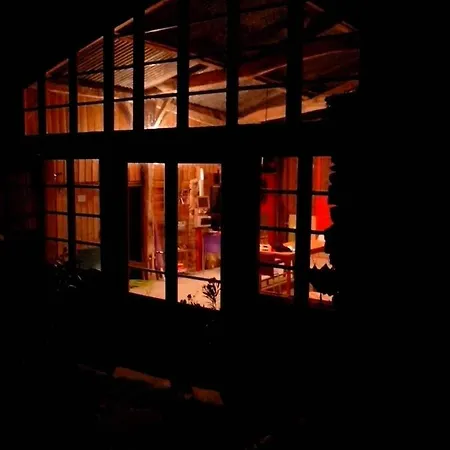 Aux Yourtes De La Fabrique Деревянный коттедж