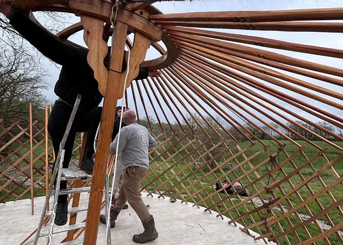 Lodge Aux Yourtes De La Fabrique *